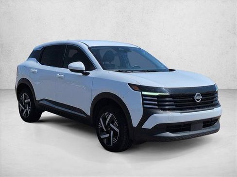 Used 2025 Nissan Kicks SV FWD image 3