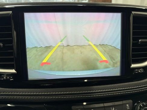 Used 2024 Chrysler Pacifica Limited image 22