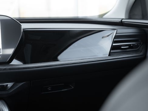 Certified 2025 Audi Q5 Premium w/ Convenience Package image 15