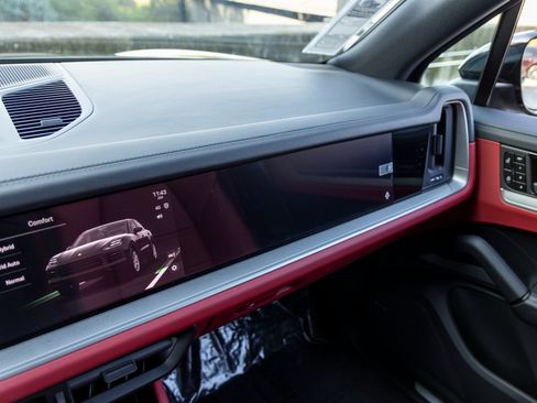 New 2026 Porsche Cayenne E-Hybrid image 38