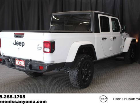 Used 2023 Jeep Gladiator Sport AWD/4WD image 14