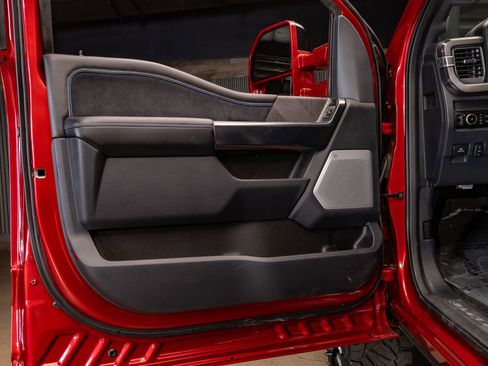 Used 2025 Ford F350 Platinum image 33