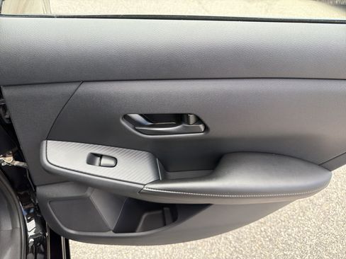 Used 2025 Nissan Sentra SV FWD image 27