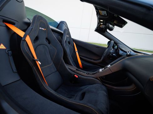 Used 2016 McLaren 675LT Spider image 61