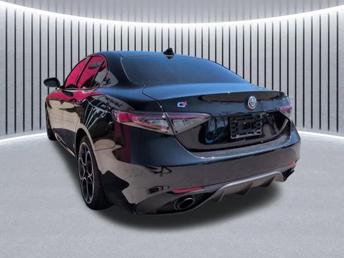 Used 2024 Alfa Romeo Giulia Veloce AWD/4WD image 11