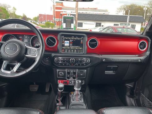 Used 2018 Jeep Wrangler Unlimited Rubicon w/ Uconnect 4C Nav & Sound Group AWD/4WD image 12