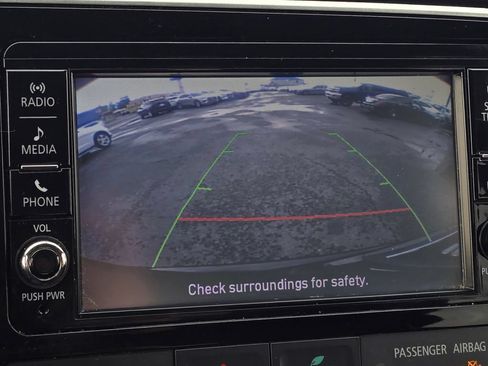 Used 2018 Mitsubishi Outlander ES FWD image 32