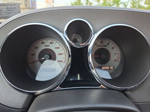Used 2008 Pontiac Solstice Convertible w/ Premium Package RWD image 18