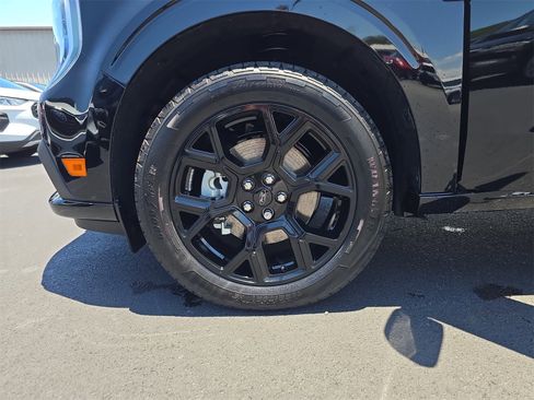 New 2025 Ford Maverick Lobo image 29