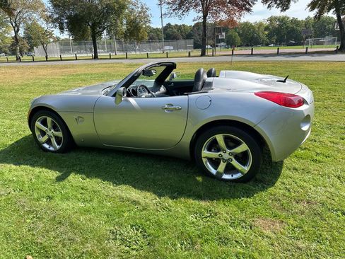 Used 2007 Pontiac Solstice Convertible w/ Premium Package image 27