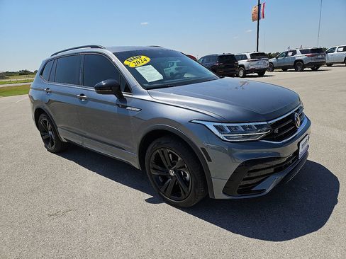 Used 2024 Volkswagen Tiguan SE R-Line w/ MDO Package, Three-Row FWD image 10