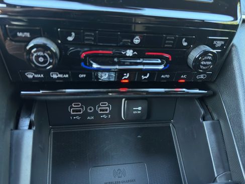 New 2025 Jeep Grand Cherokee Laredo X w/ Luxury Tech Group I image 16