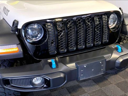 Used 2023 Jeep Wrangler Unlimited w/ Cold Weather Group AWD/4WD image 34