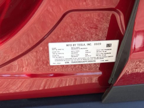 Used 2023 Tesla Model X Plaid image 9