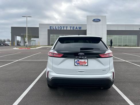 New 2024 Ford Edge SE image 7