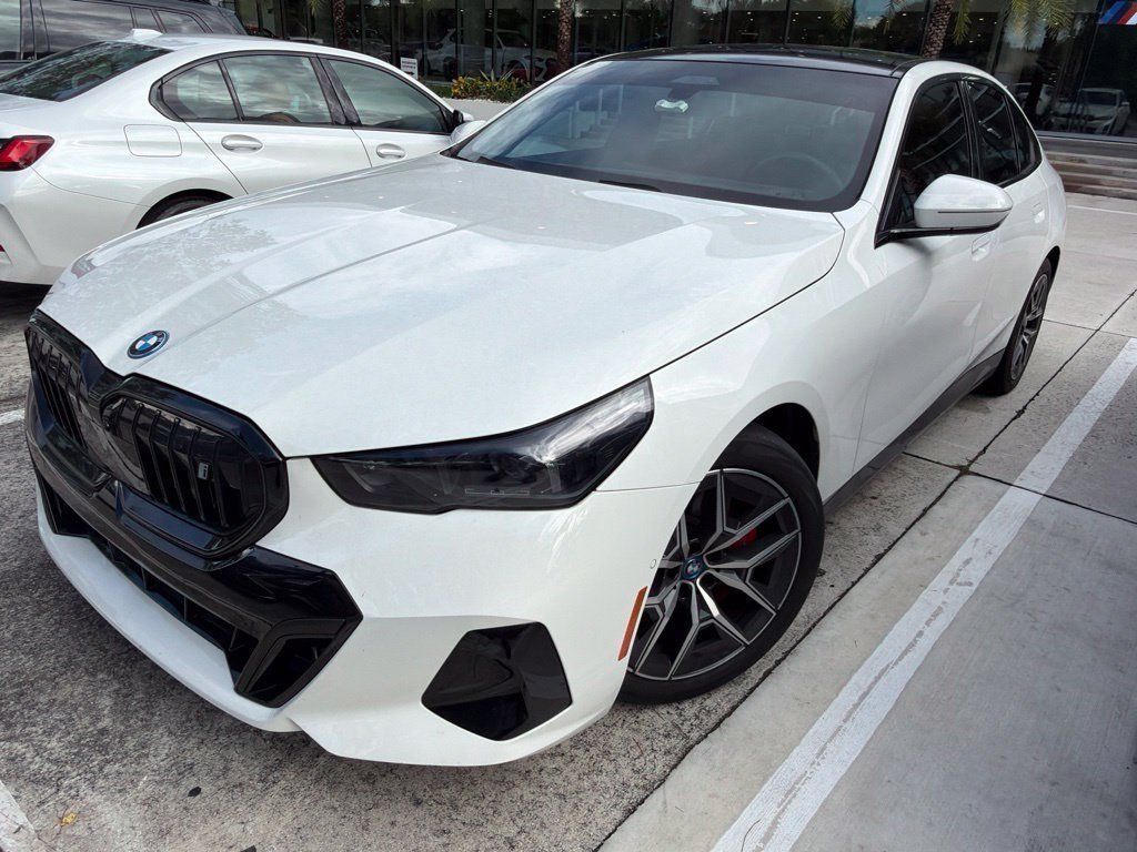 Used 2024 BMW i5 eDrive40i w/ M Sport Package RWD image 1