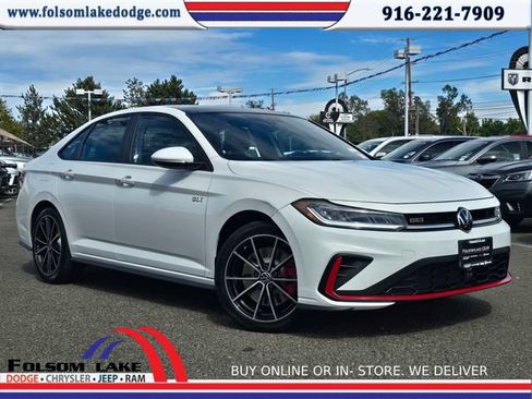 Used 2025 Volkswagen Jetta GLI Autobahn FWD image 1