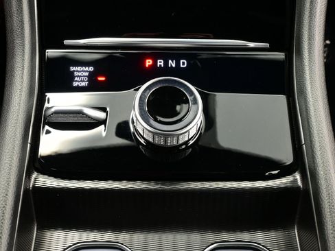 Used 2024 Jeep Grand Cherokee Limited w/ Luxury Tech Group II image 22