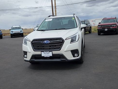 Used 2022 Subaru Forester Premium AWD/4WD image 4