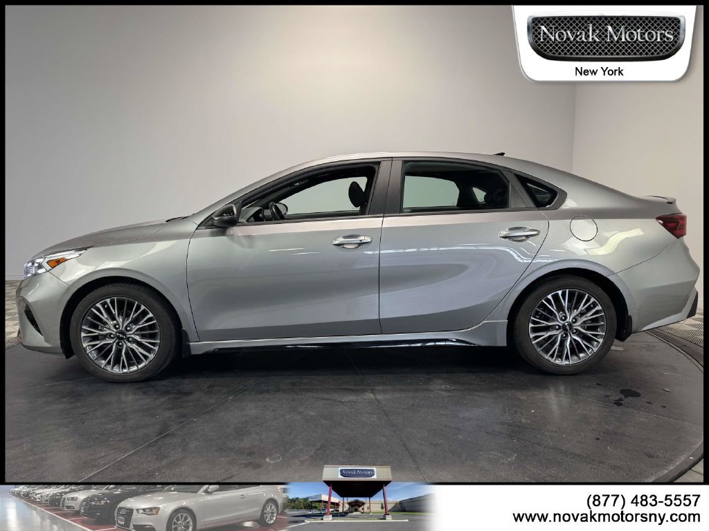 Used 2023 Kia Forte GT-Line w/ GT-Line Premium Package FWD image 5