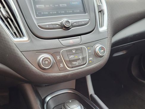 Used 2018 Chevrolet Malibu LT image 27
