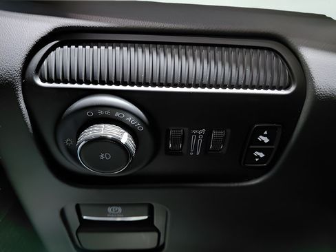 Used 2023 Jeep Grand Wagoneer Series II AWD/4WD image 44