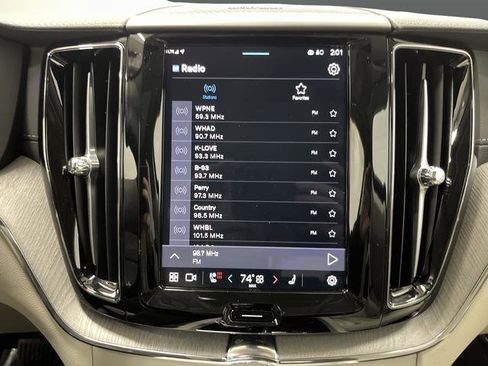 Used 2025 Volvo XC60 B5 Ultra w/ Protection Package Premier image 19