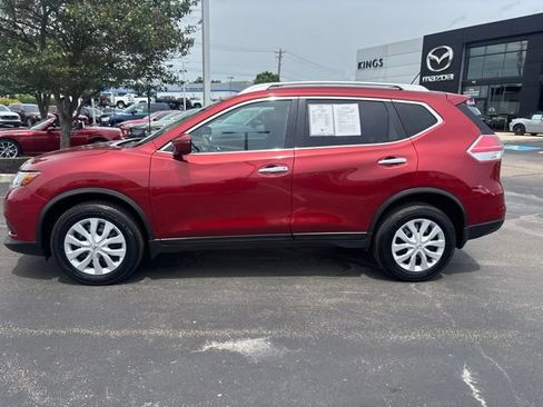 Used 2016 Nissan Rogue S w/ Appearance Package AWD/4WD image 3