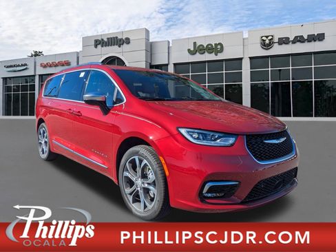New 2026 Chrysler Pacifica Pinnacle w/ Trailer Tow Group AWD/4WD image 1