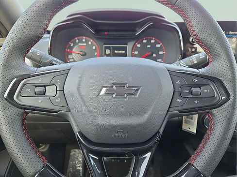 New 2026 Chevrolet Trax RS w/ Sunroof Package FWD image 24