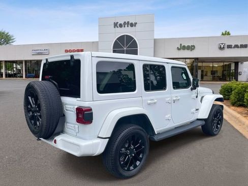 Used 2022 Jeep Wrangler Unlimited Sahara AWD/4WD image 6