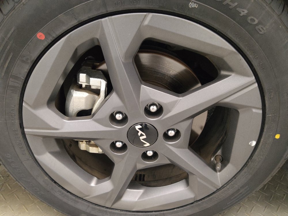 Used 2025 Kia K4 FWD image 31