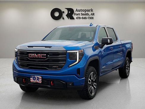 Used 2024 GMC Sierra 1500 AT4 w/ Technology Package image 2