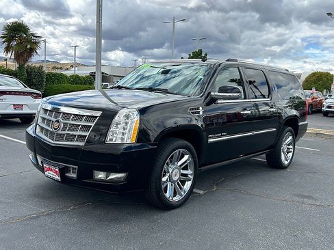 Used 2013 Cadillac Escalade ESV Platinum RWD image 7