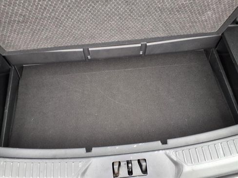 Used 2023 Ford Explorer XLT image 27