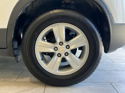 Used 2020 Chevrolet Trax LS w/ Tint and Cruise Package FWD image 12