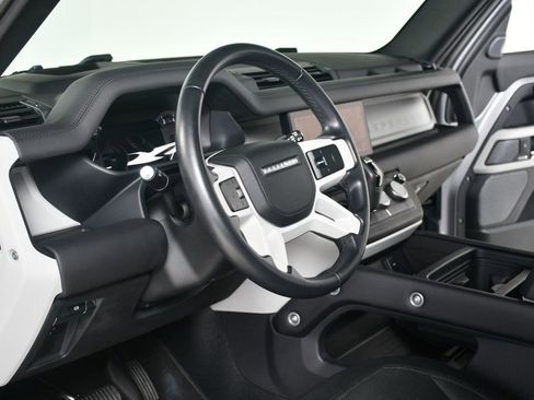 Used 2023 Land Rover Defender 110 X-Dynamic SE image 27