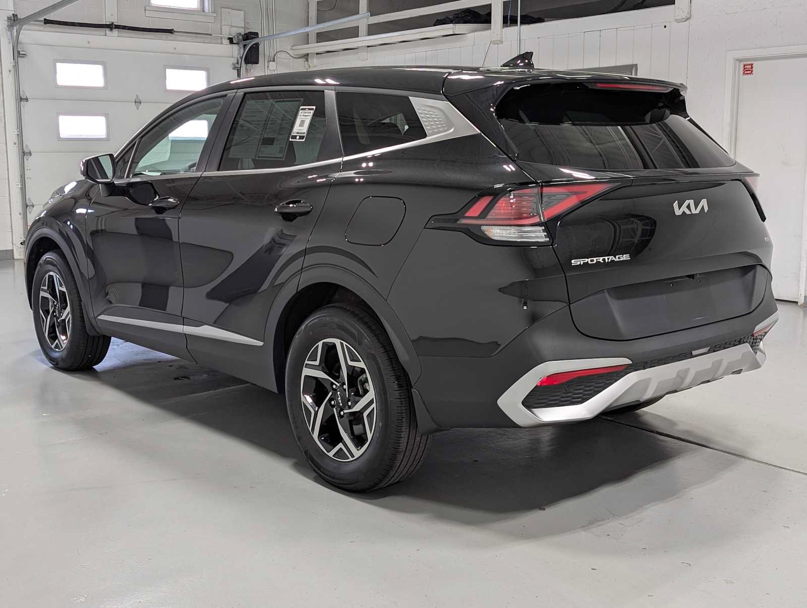 Certified 2025 Kia Sportage LX AWD/4WD image 10