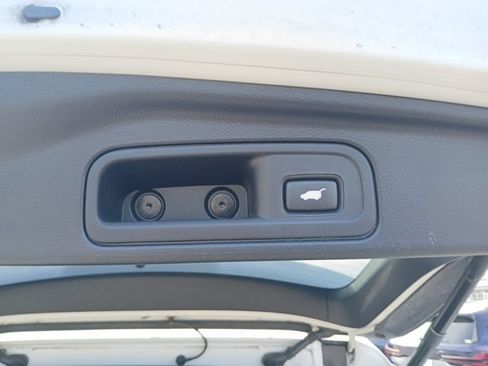 Used 2020 Honda Pilot Touring image 9
