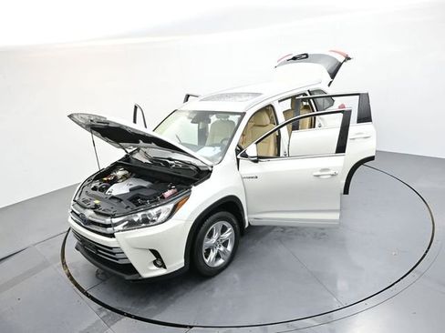 Used 2019 Toyota Highlander Limited image 38