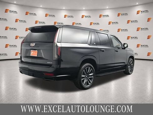 Used 2024 Cadillac Escalade ESV Sport AWD/4WD image 5