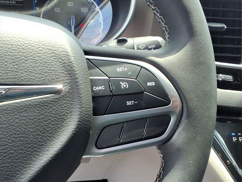 Used 2023 Chrysler Voyager LX FWD image 12