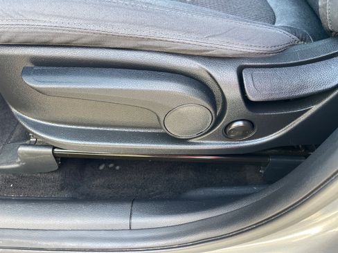 Used 2020 Hyundai Santa Fe SE FWD image 9