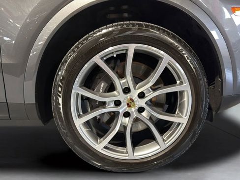 Used 2023 Porsche Cayenne AWD/4WD image 50