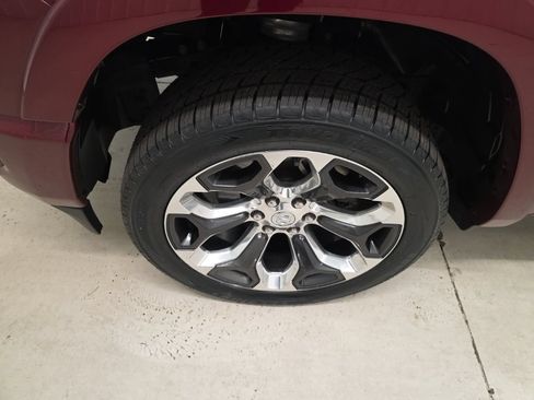 Used 2021 RAM 1500 Limited AWD/4WD image 2