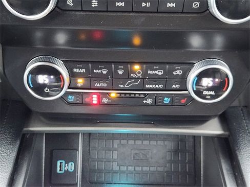 Used 2021 Ford Expedition XLT image 20