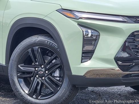 New 2026 Chevrolet Trax ACTIV w/ Sunroof Package FWD image 3