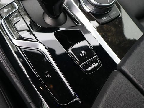 Used 2022 BMW 540i w/ M Sport Package RWD image 40
