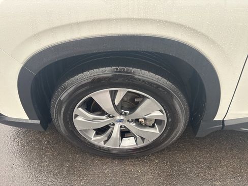 Used 2023 Subaru Ascent Premium w/ Convenience Package image 8