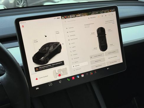 Used 2021 Tesla Model Y Long Range AWD/4WD image 44